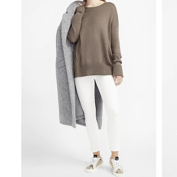 Express Sweater - Picture 4 of 4